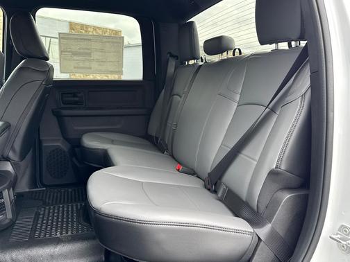 2025 RAM 2500 Tradesman Crew Cab 4x4 6'4' Box