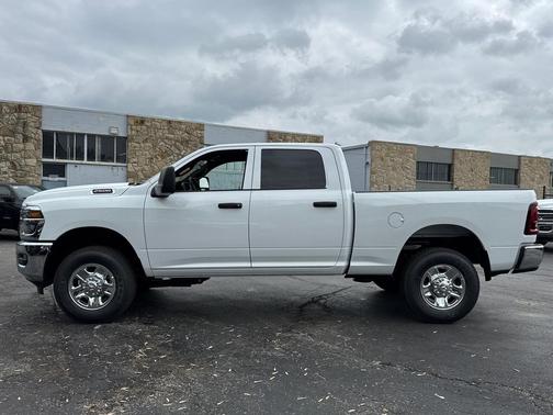 2025 RAM 2500 Tradesman Crew Cab 4x4 6'4' Box