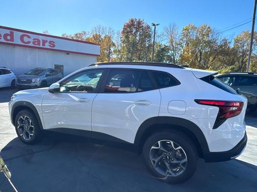2024 Chevrolet Trax LT