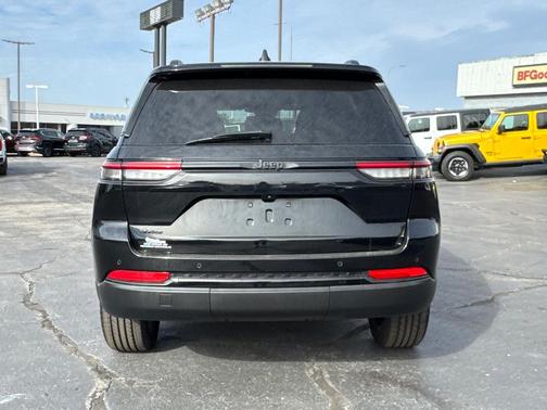 2022 Jeep Grand Cherokee Altitude