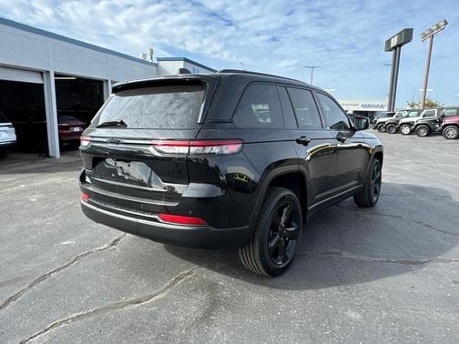 2022 Jeep Grand Cherokee Altitude