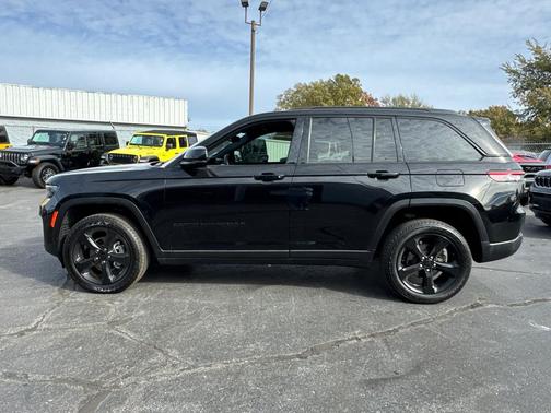 2022 Jeep Grand Cherokee Altitude