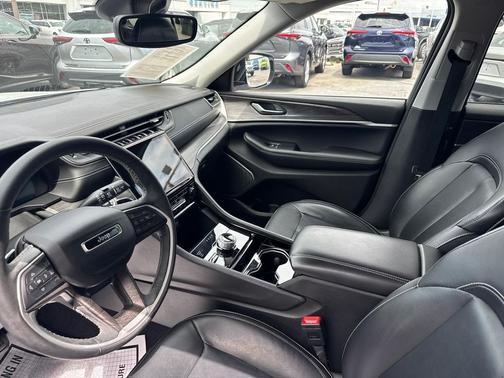 Bright White Clearcoat 2023 Jeep Grand Cherokee L Limited