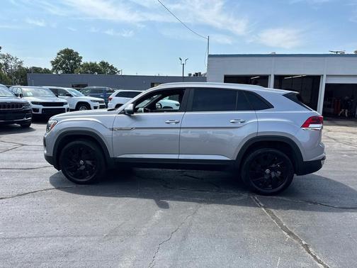 2024 Volkswagen Atlas Cross Sport 2.0T SE w/Technology 4MOTION