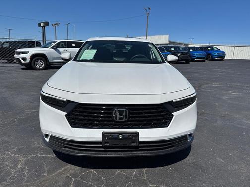 Platinum White Pearl 2024 Honda Accord EX