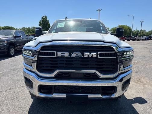 Bright White Clearcoat 2025 RAM 2500 Big Horn Crew Cab 4x4 6'4' Box
