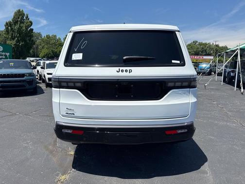 2026 Jeep Grand Wagoneer L 4x4