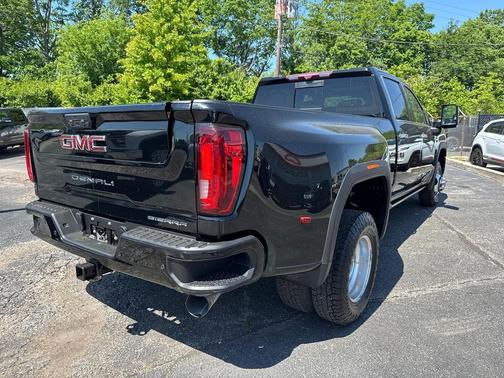 Onyx Black 2022 GMC Sierra 3500 Denali