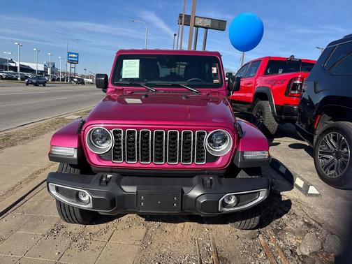 2024 Jeep Wrangler 4-Door Sahara 4x4
