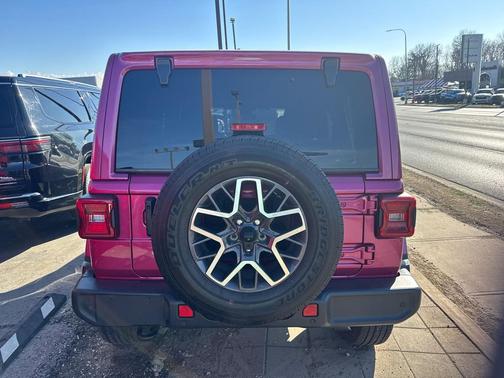 2024 Jeep Wrangler 4-Door Sahara 4x4