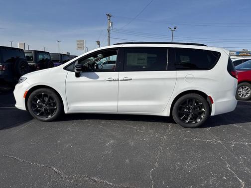 2026 Chrysler Pacifica L