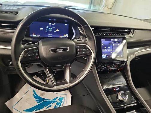 2022 Jeep Grand Cherokee L Laredo