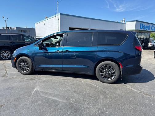 Fathom Blue Pearlcoat 2024 Chrysler Pacifica Hybrid S Appearance Pkg