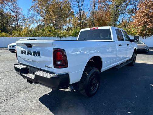 2025 RAM 2500 Tradesman Crew Cab 4x4 8' Box