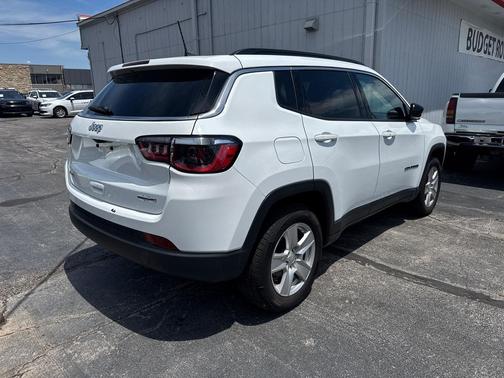 Bright White Clearcoat 2022 Jeep Compass Latitude