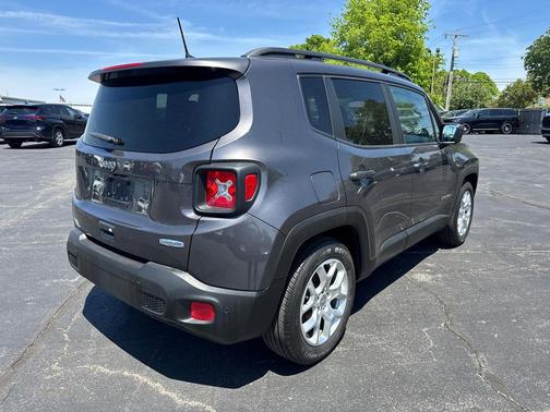 Granite Crystal Metallic Clearcoat 2018 Jeep Renegade Latitude