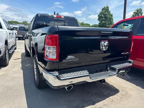 Diamond Black Crystal Pearlcoat 2023 RAM 1500 Big Horn/Lone Star