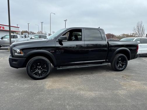 2024 RAM 1500 Classic Warlock Crew Cab 4x4 5'7' Box