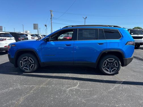 Hydro Blue Pearlcoat 2026 Jeep Cherokee Laredo 4x4