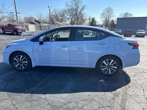 2024 Nissan Versa 1.6 SV