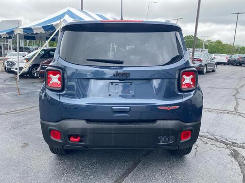 2023 Jeep Renegade Trailhawk