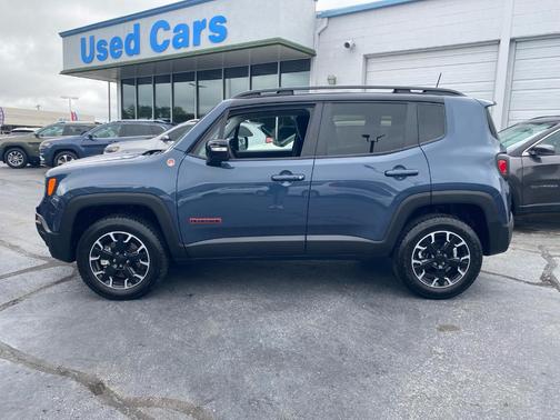 2023 Jeep Renegade Trailhawk