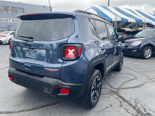 2023 Jeep Renegade Trailhawk