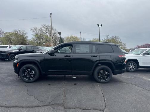 2025 Jeep Grand Cherokee L Laredo
