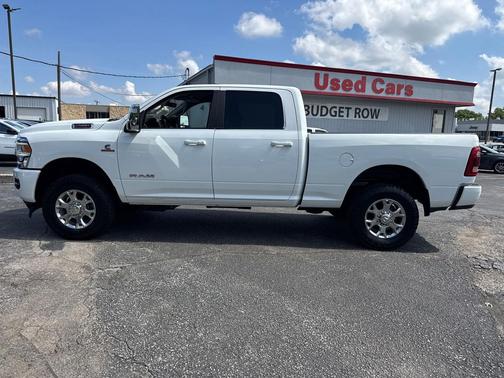 Bright White Clearcoat 2024 RAM 2500 Laramie Crew Cab 4x4 6'4' Box