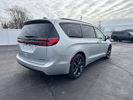 2026 Chrysler Pacifica Limited