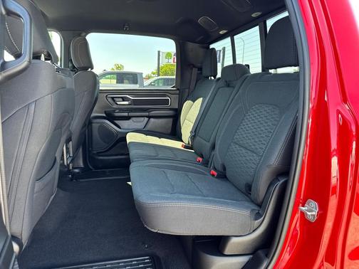 Flame Red Clearcoat 2025 RAM 1500 Big Horn/Lone Star