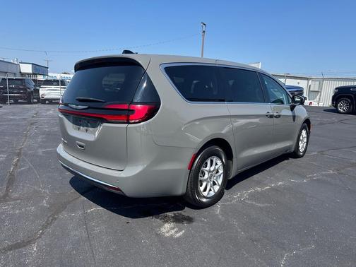 Ceramic Gray Clearcoat 2023 Chrysler Pacifica Touring L