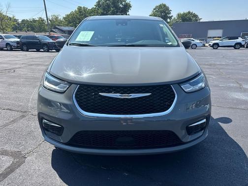 Ceramic Gray Clearcoat 2023 Chrysler Pacifica Touring L