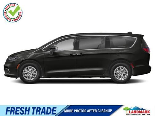Brilliant Black Crystal Pearlcoat 2023 Chrysler Pacifica Touring L