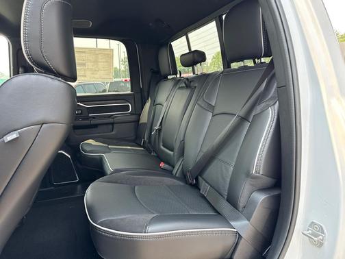 2025 RAM 2500 Laramie Crew Cab 4x4 6'4' Box