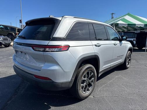Silver 2026 Jeep Grand Cherokee Altitude
