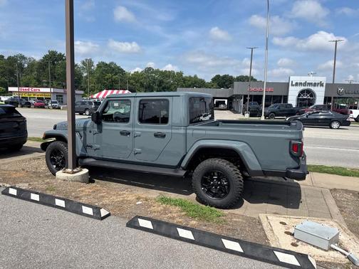 2025 Jeep Gladiator Sport