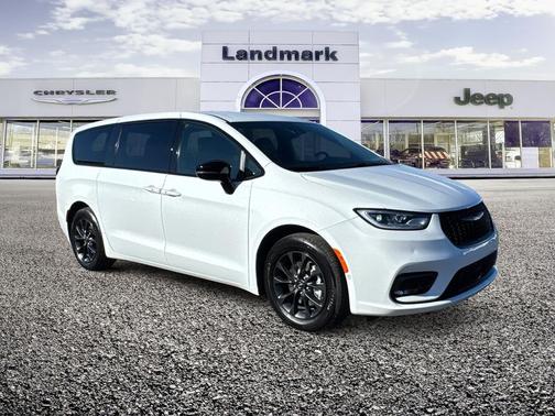 2024 Chrysler Pacifica Hybrid S Appearance Pkg