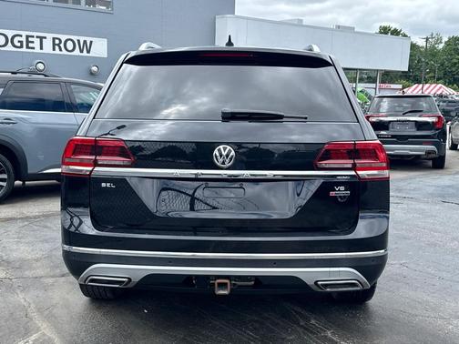 Black 2019 Volkswagen Atlas 3.6L SEL