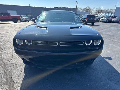 2017 Dodge Challenger SXT