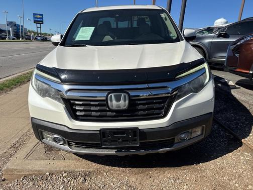 White 2019 Honda Ridgeline RTL-E