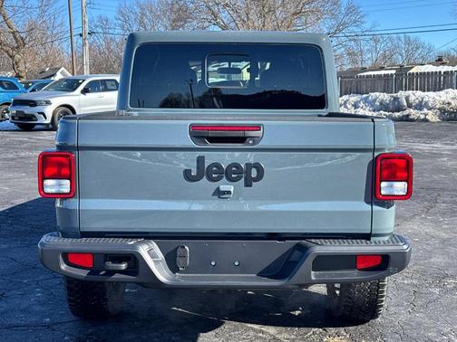 2025 Jeep Gladiator Sport