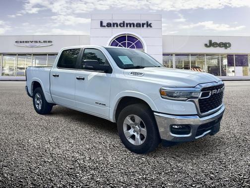 Bright White Clearcoat 2025 RAM 1500 Big Horn/Lone Star