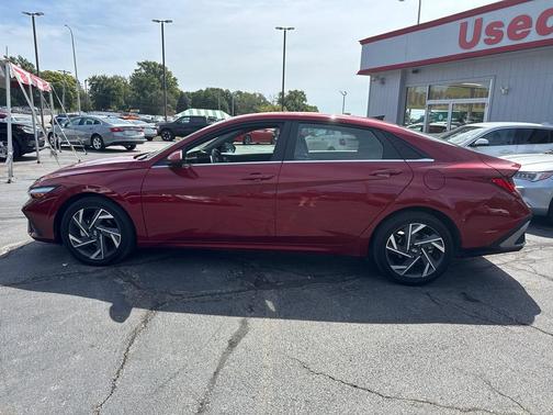 2025 Hyundai ELANTRA SEL