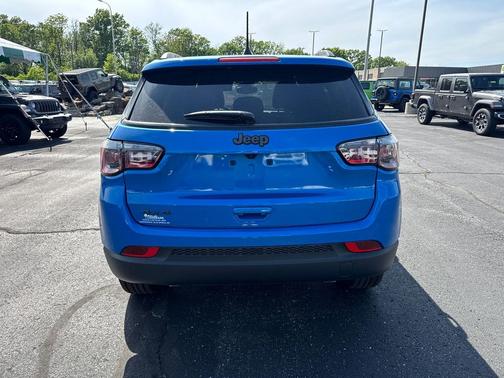 Hydro Blue Pearlcoat 2026 Jeep Compass Latitude