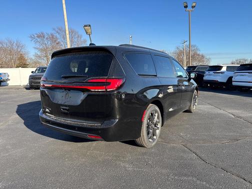 2026 Chrysler Pacifica L