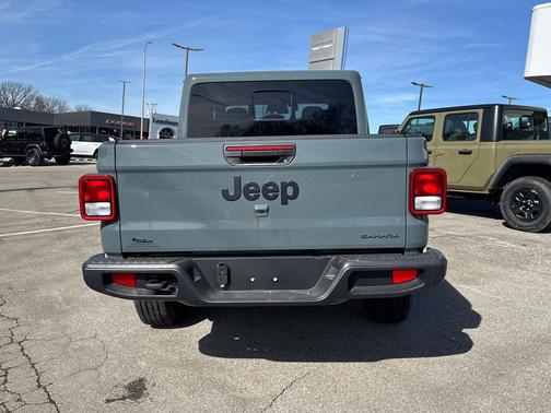 2026 Jeep Gladiator Sahara 4x4