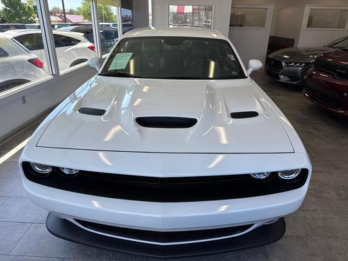 White Knuckle Clearcoat 2023 Dodge Challenger R/T Scat Pack