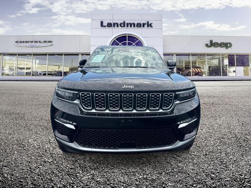 Diamond Black Crystal Pearlcoat 2024 Jeep Grand Cherokee Summit