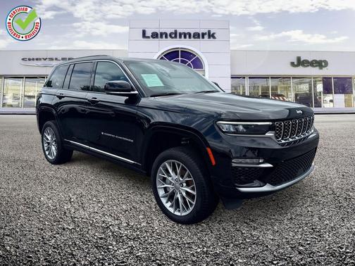 Diamond Black Crystal Pearlcoat 2024 Jeep Grand Cherokee Summit